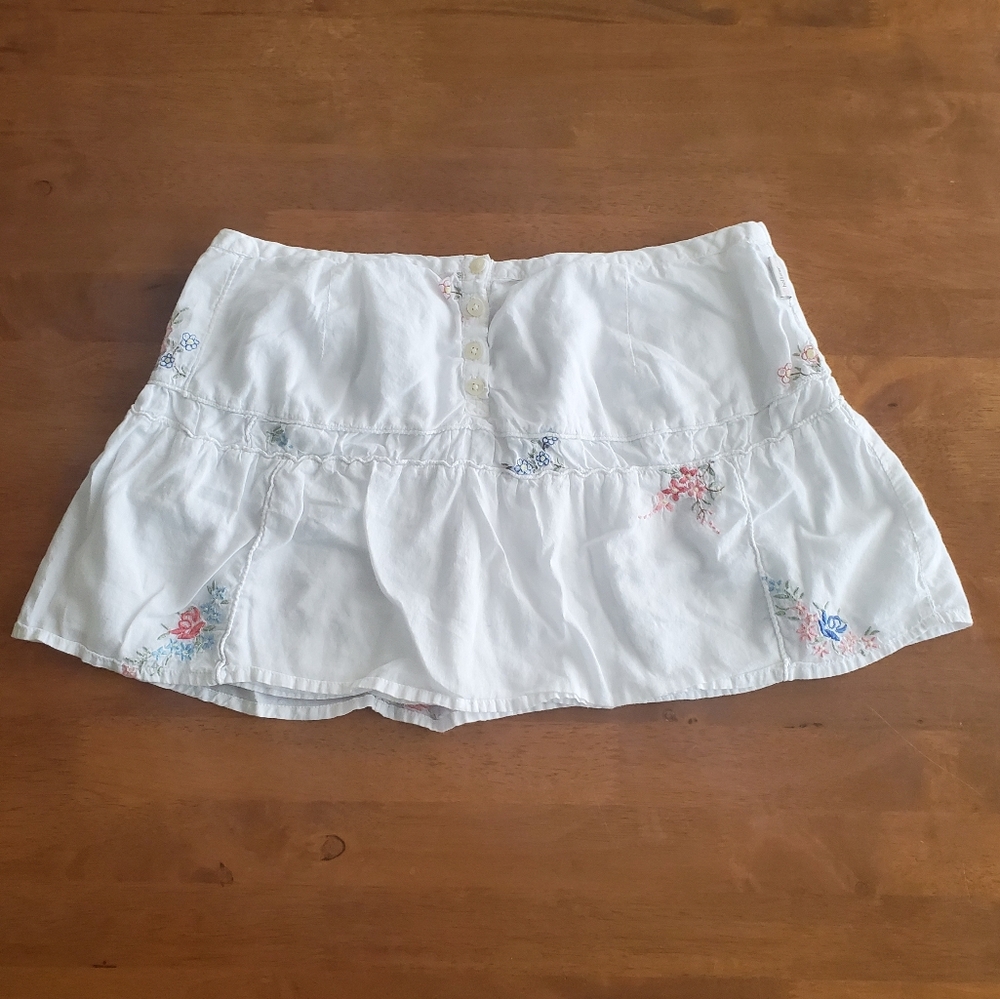 Hollister Embroidered White Skirt